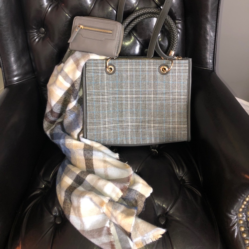 Gorgeous purse, wallet and scarf.